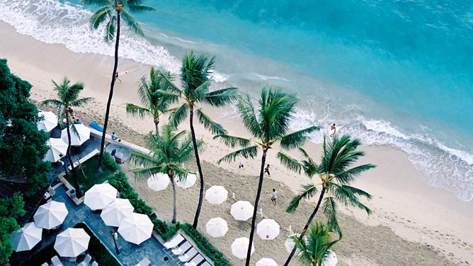 Looking down from the Moana Surfrider Hotel